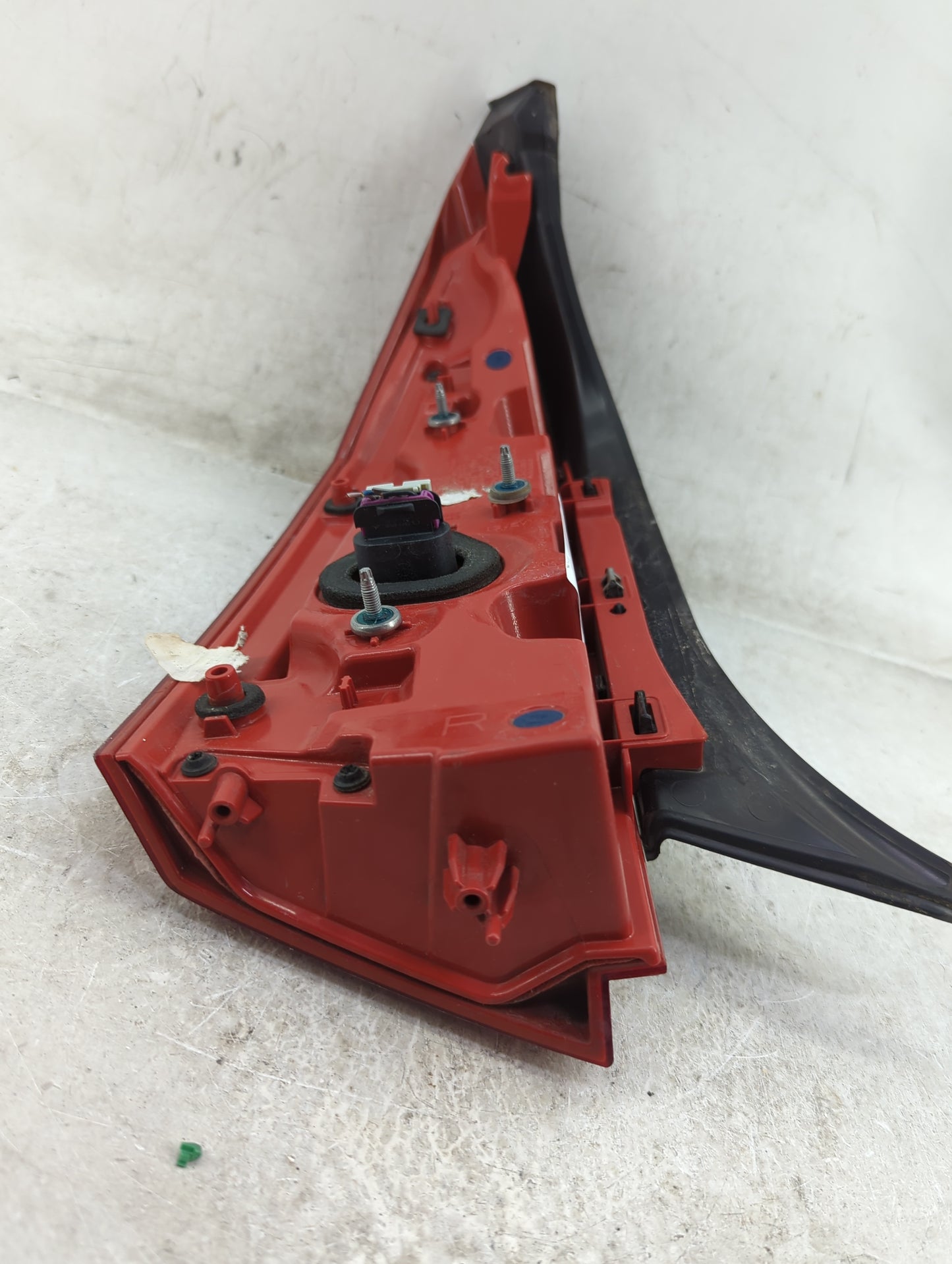 2013-2018 Cadillac Ats Tail Light Assembly Passenger Right OEM Fits Fits 2013 2014 2015 2016 2018 OEM Used Auto Parts - Oemu
