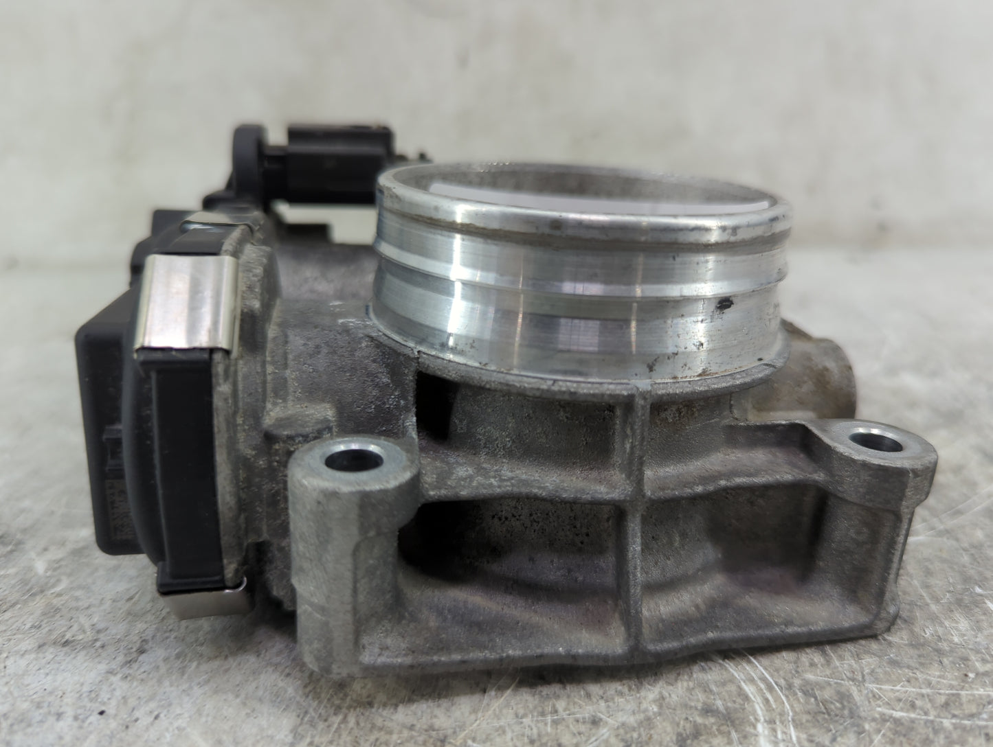 2013-2018 Cadillac Ats Throttle Body P/N:12670837AA Fits Fits 2013 2014 2015 2016 2017 2018 2019 2020 2021 OEM Used Auto Par