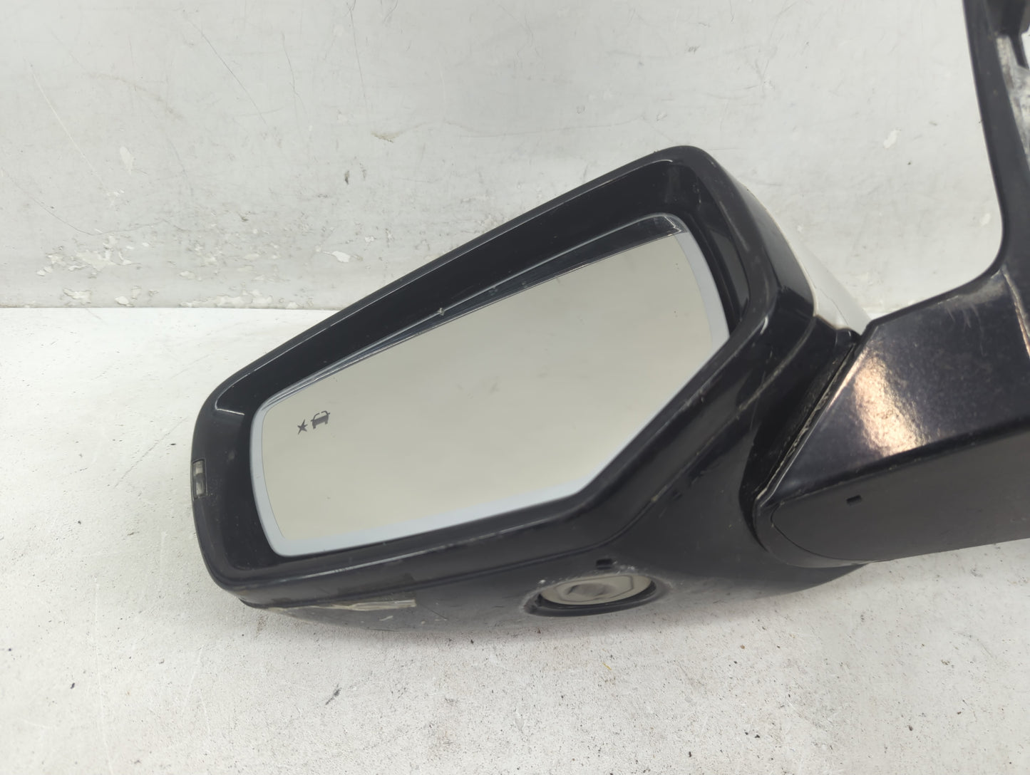 2015-2019 Cadillac Cts Driver Side View Mirror - Left Door Mirror OEM Used - Oemusedautoparts1.com