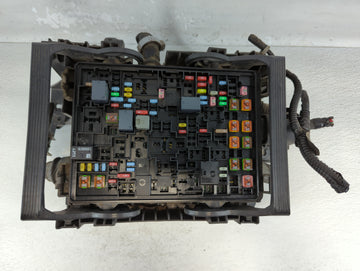 2015-2020 Cadillac Escalade Fusebox Fuse Box Panel Relay Module P/N:84114437 Fits Fits 2015 2016 2017 2018 2019 2020 OEM Used Auto Parts
