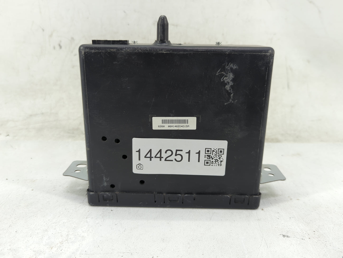 2015-2016 Cadillac Escalade Esv Cd Changer Disc Player - Oemusedautoparts1.com