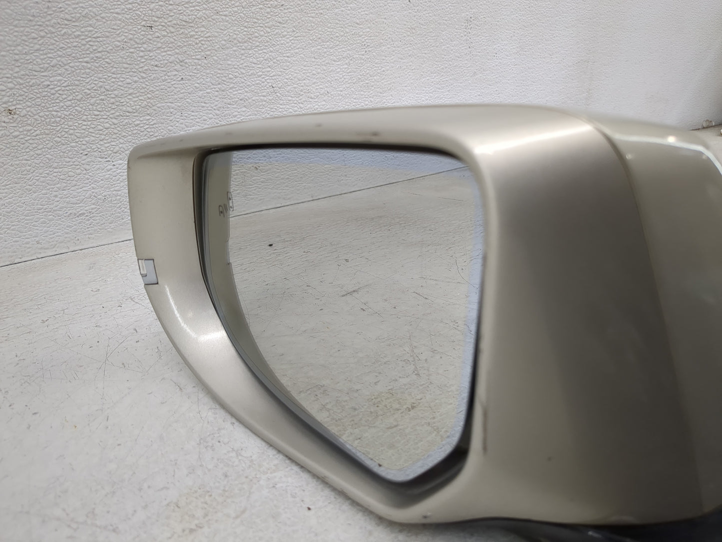 2013-2015 Cadillac Xts Driver Side View Mirror - Left Door Mirror OEM Used - Oemusedautoparts1.com