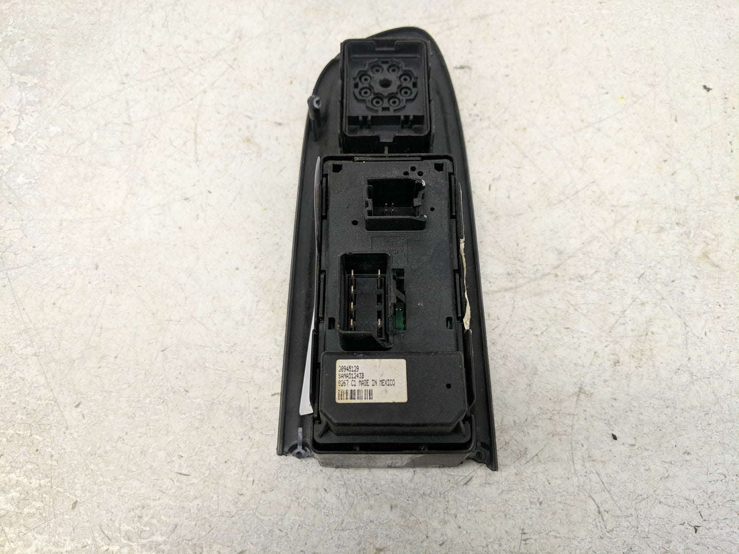 2015 Chevrolet Chevy Master Power Window Switch Replacement Driver Side Left P/N:20945129 Fits OEM Used Auto Parts - Oemused