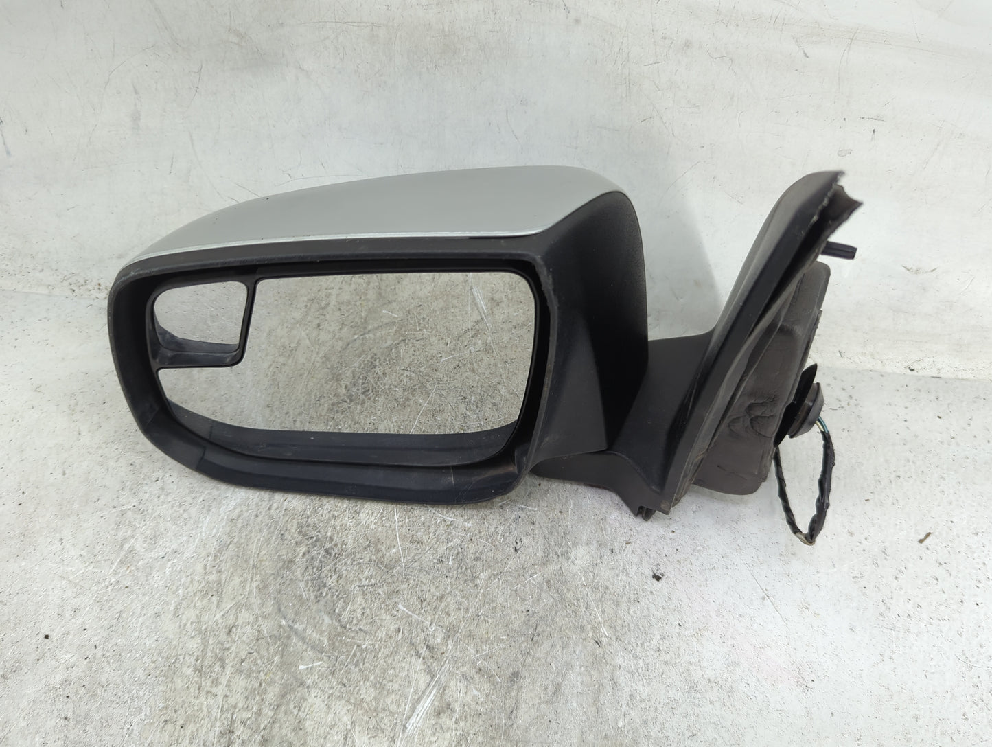 2015-2017 Chevrolet Colorado Driver Side View Mirror - Left Door Mirror OEM Used - Oemusedautoparts1.com