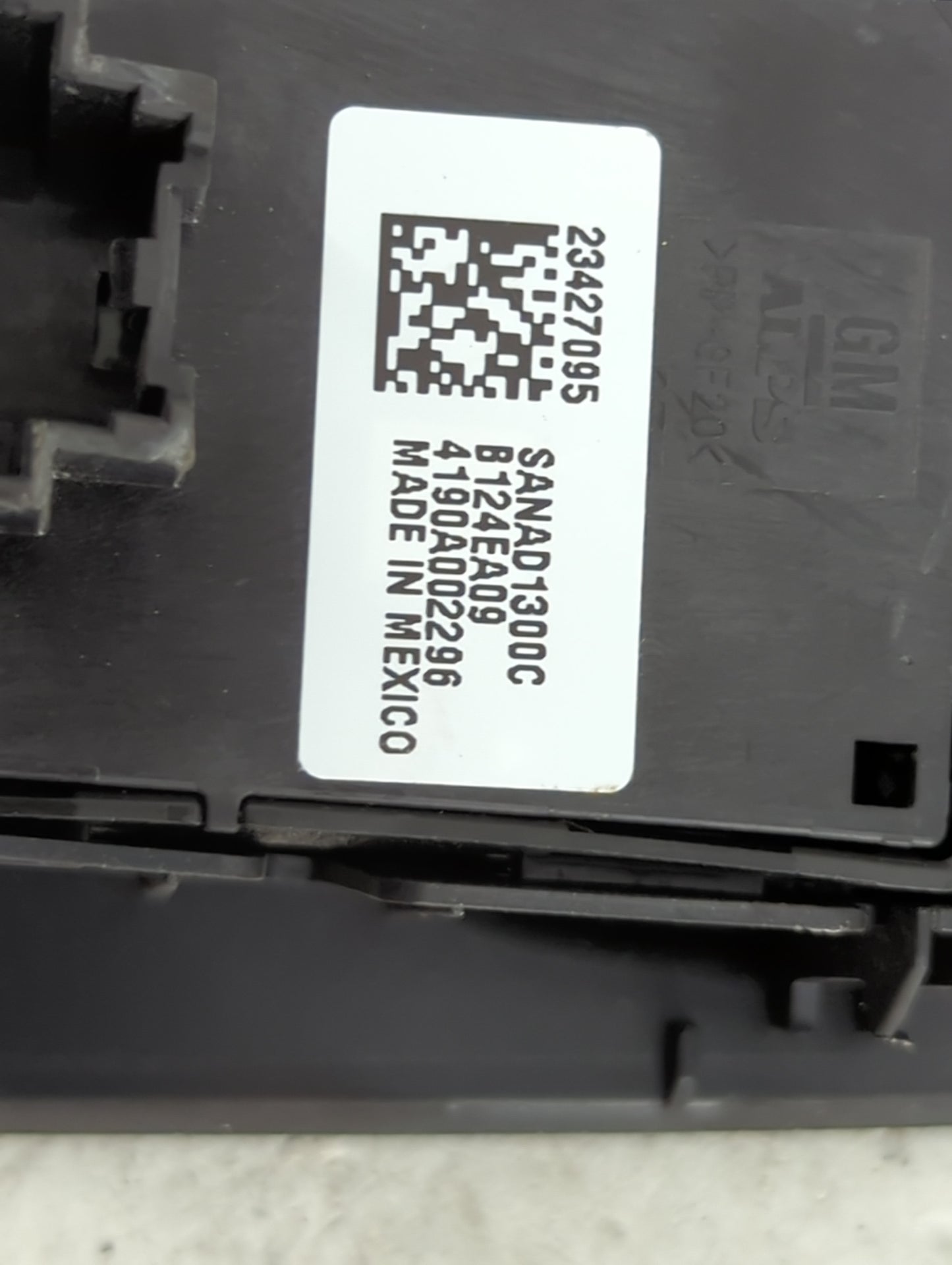2015-2022 Chevrolet Colorado Master Power Window Switch Replacement Driver Side Left P/N:23427095 SANAD1300C Fits OEM Used A