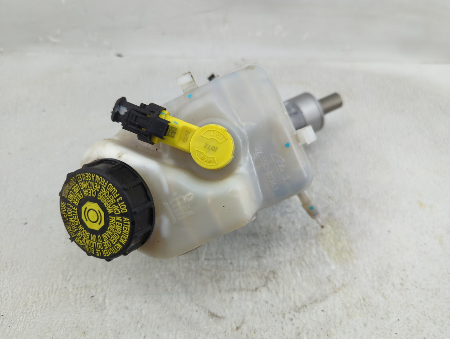 2011-2016 Chevrolet Cruze Brake Master Cylinder - Oemusedautoparts1.com