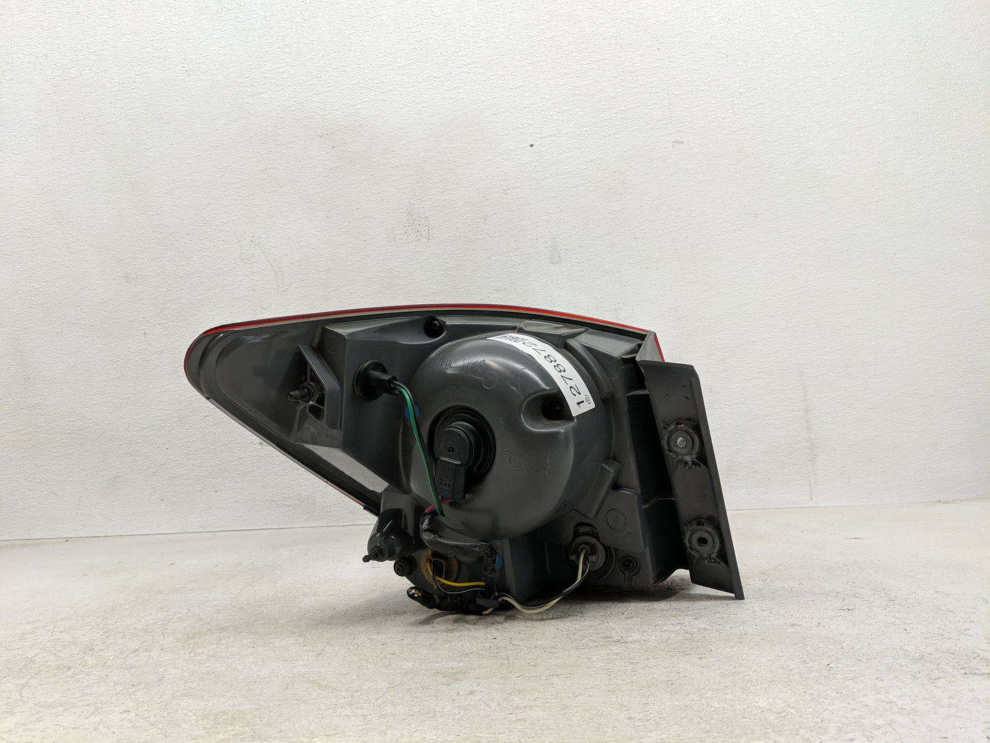 2011-2016 Chevrolet Cruze Tail Light Assembly Passenger Right OEM Fits Fits 2011 2012 2013 2014 2015 2016 OEM Used Auto Part