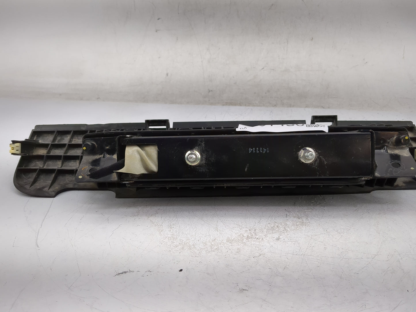 2013-2016 Chevrolet Cruze Air Bag Passenger Right Knee OEM P/N:95910049 Fits Fits 2013 2014 2015 2016 OEM Used Auto Parts -