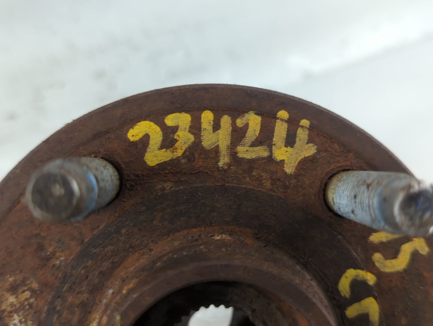 2011-2016 Chevrolet Cruze Driver Front Wheel Hub Oem - Oemusedautoparts1.com
