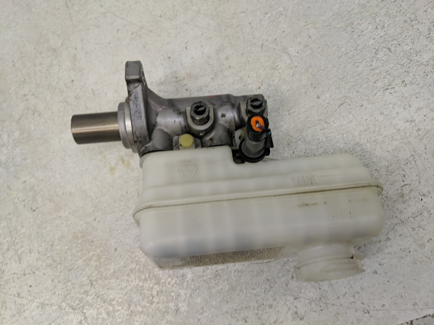 2011-2017 Chevrolet Equinox Brake Master Cylinder - Oemusedautoparts1.com