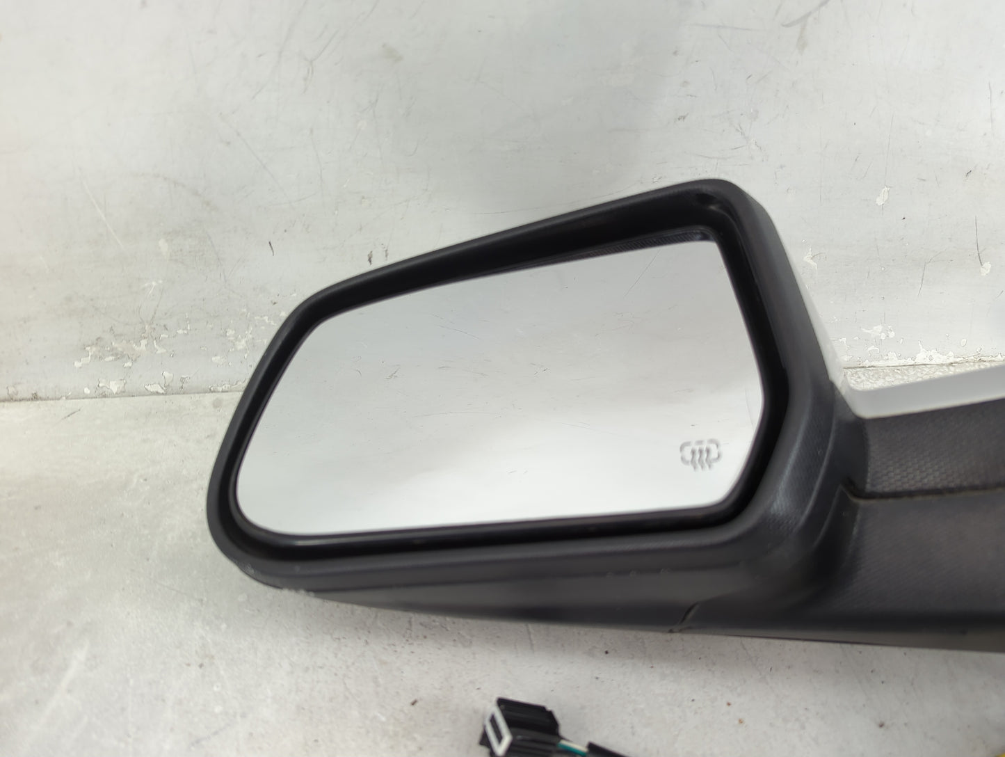 2015-2017 Chevrolet Equinox Driver Side View Mirror - Left Door Mirror OEM Used - Oemusedautoparts1.com