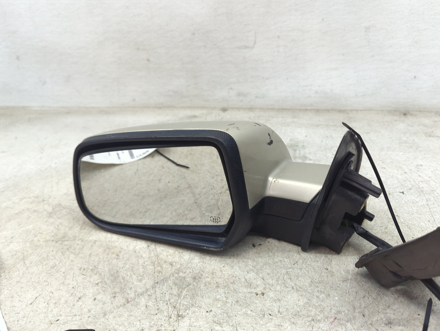 2015-2017 Chevrolet Equinox Driver Side View Mirror - Left Door Mirror OEM Used - Oemusedautoparts1.com