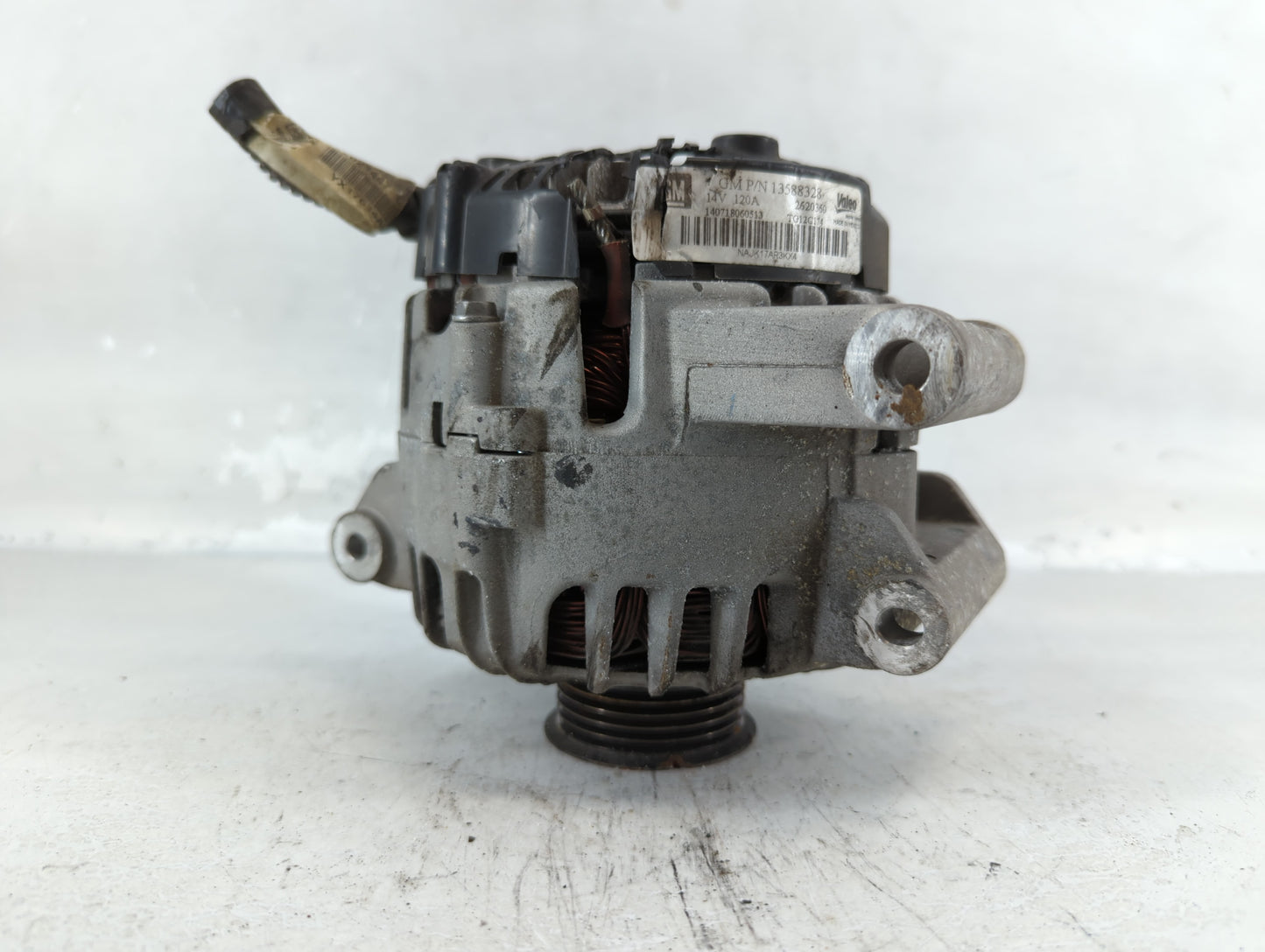 2010-2017 Chevrolet Equinox Alternator Replacement Generator Charging Assembly Engine OEM P/N:2620360 13588328 Fits OEM Used