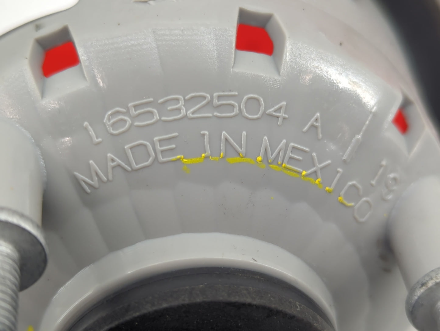 2006-2011 Chevrolet Hhr Tail Light Assembly Passenger Right OEM P/N:16532504 A Fits Fits 2006 2007 2008 2009 2010 2011 OEM U