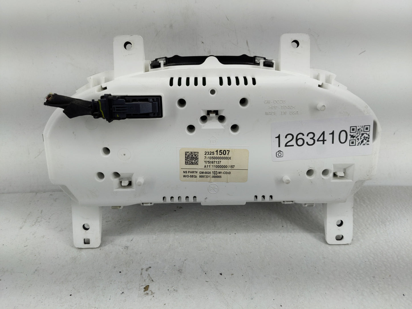 2015 Chevrolet Impala Instrument Cluster Speedometer Gauges P/N:23251507 Fits OEM Used Auto Parts - Oemusedautoparts1.com