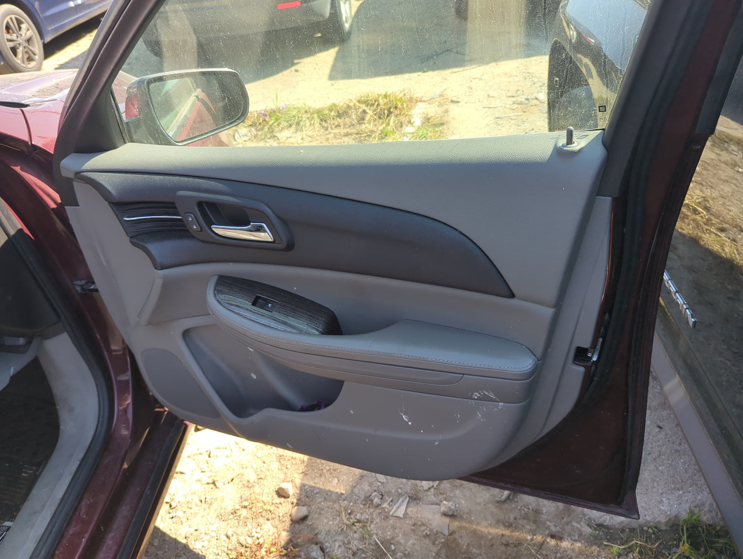 2015 Chevrolet Malibu Front Right Passenger Interior Door Panel Trim - Oemusedautoparts1.com