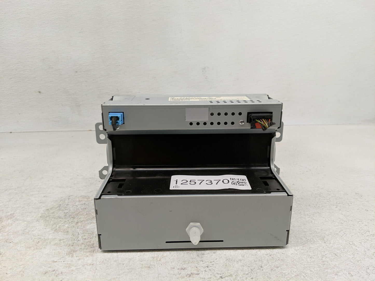 2015 Chevrolet Malibu Radio AM FM Cd Player Receiver Replacement P/N:23451238 Fits OEM Used Auto Parts - Oemusedautoparts1.c