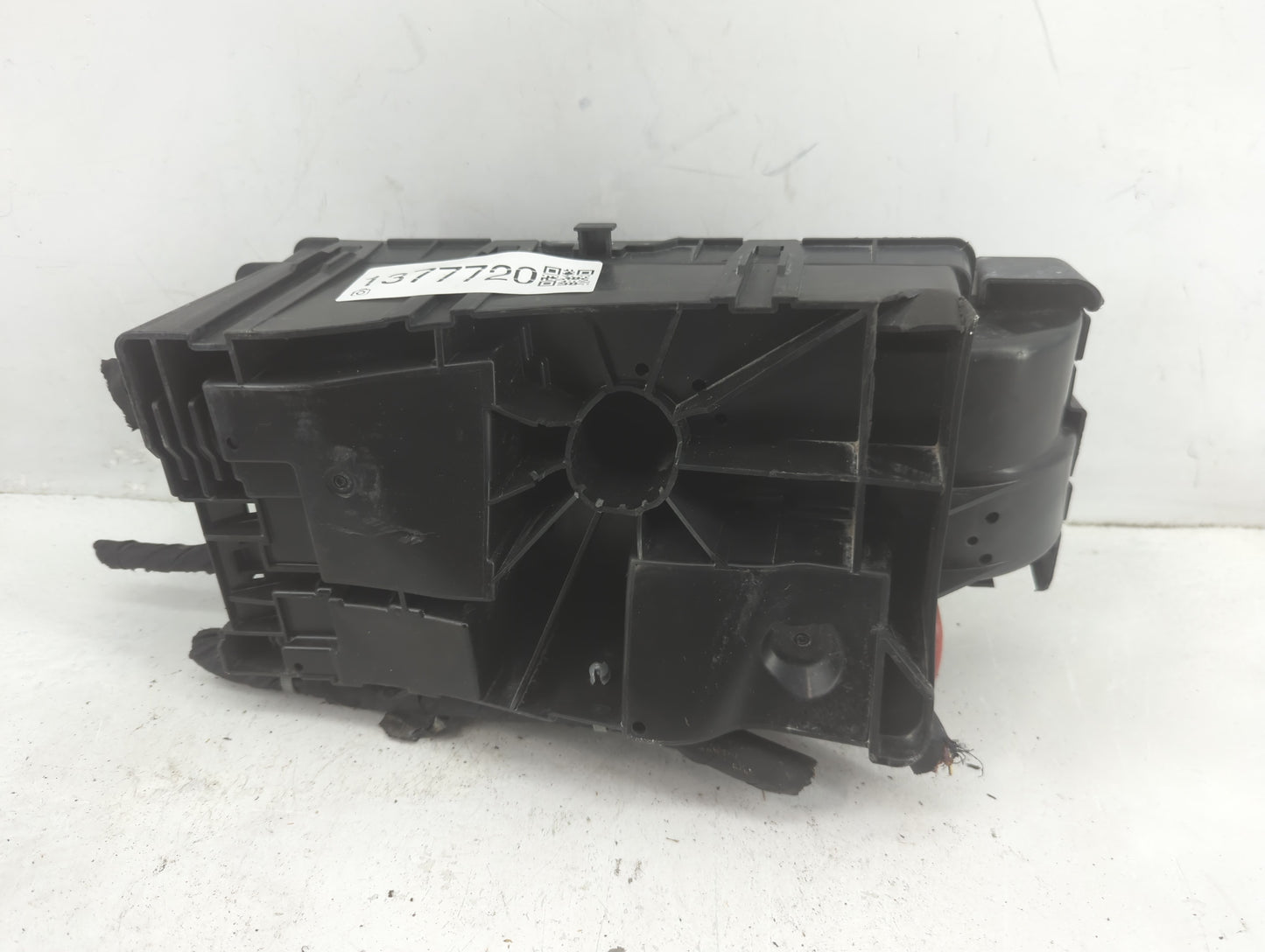 2014-2016 Chevrolet Malibu Fusebox Fuse Box Panel Relay Module P/N:812461952 Fits Fits 2014 2015 2016 OEM Used Auto Parts -