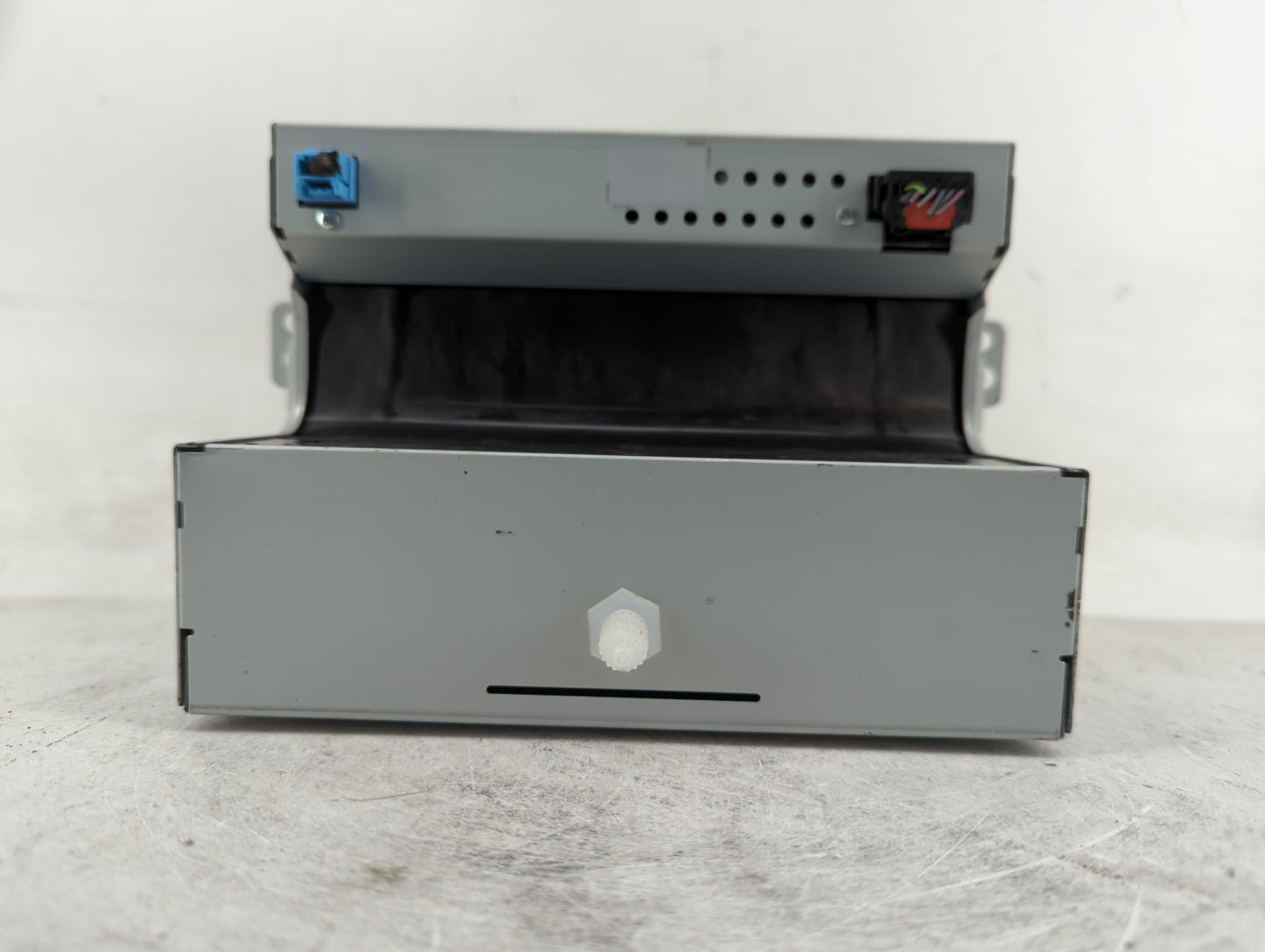 2015 Chevrolet Malibu Radio AM FM Cd Player Receiver Replacement P/N:22869142 Fits OEM Used Auto Parts - Oemusedautoparts1.c