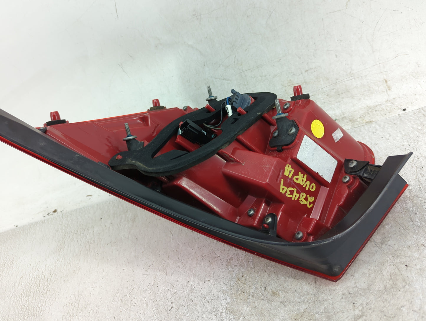 2013-2016 Chevrolet Malibu Tail Light Assembly Driver Left OEM Fits Fits 2013 2014 2015 2016 OEM Used Auto Parts - Oemusedau