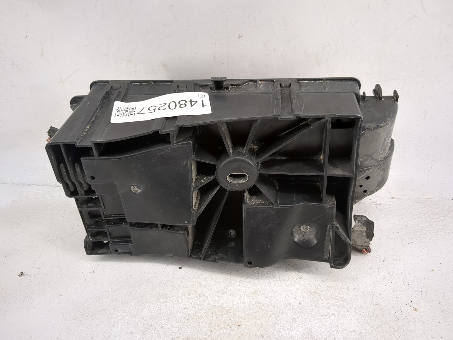 2014-2016 Chevrolet Malibu Fusebox Fuse Box Panel Relay Module P/N:13500127 13500128, 13500114, 13500120 Fits Fits 2014 2015