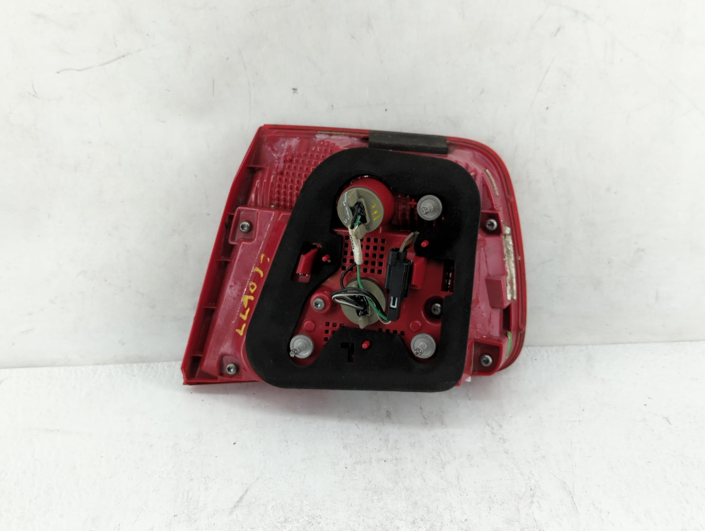 2013-2016 Chevrolet Malibu Tail Light Assembly Driver Left OEM P/N:22907311 Fits Fits 2013 2014 2015 2016 OEM Used Auto Part