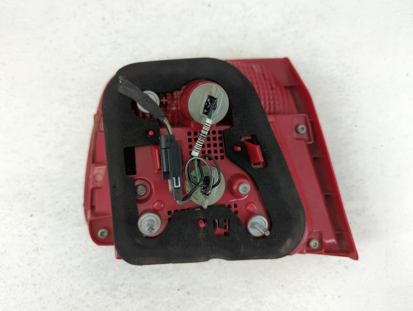 2013-2016 Chevrolet Malibu Tail Light Assembly Passenger Right OEM P/N:22907312 Fits Fits 2013 2014 2015 2016 OEM Used Auto