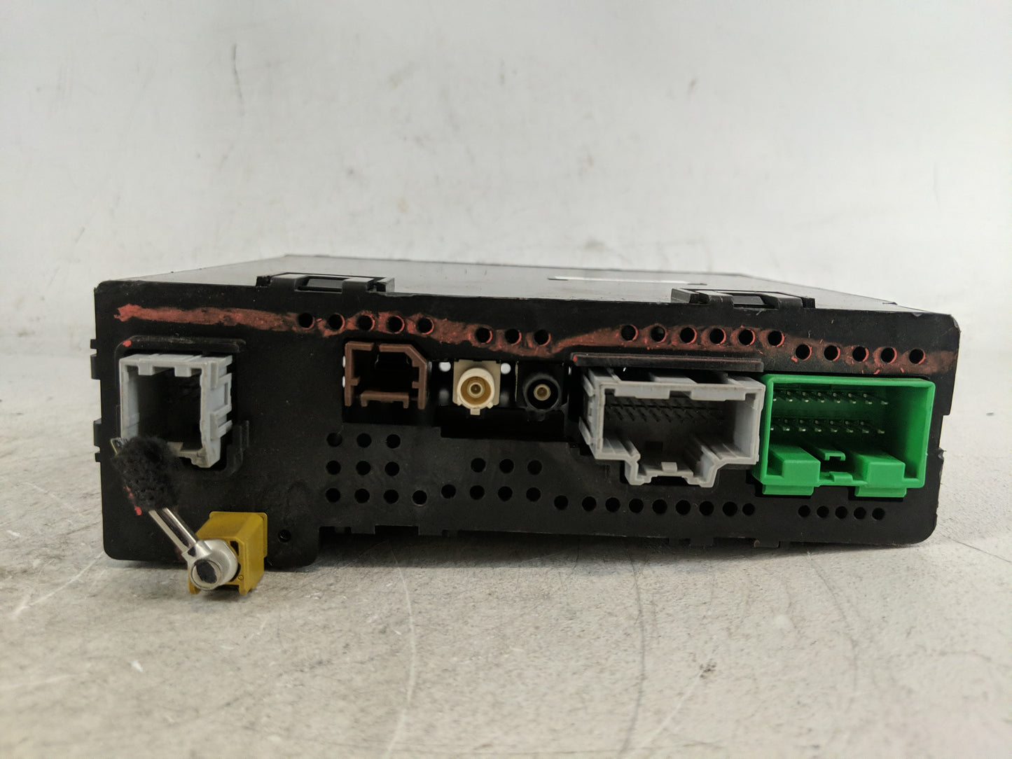 2015 Chevrolet Silverado 1500 Radio AM FM Cd Player Receiver Replacement P/N:13596607 Fits Fits 2016 OEM Used Auto Parts - O