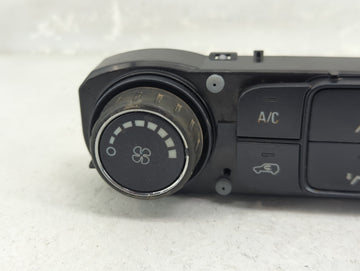 2014-2018 Chevrolet Silverado 1500 Climate Control Module Temperature AC/Heater Replacement P/N:23486619 815372982 Fits OEM Used Auto Parts
