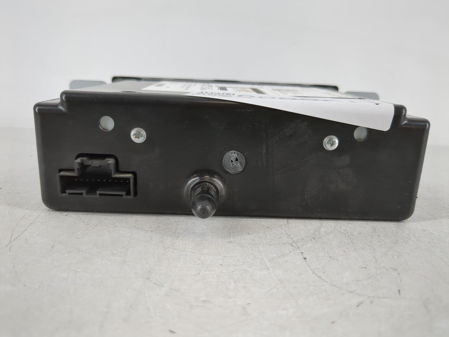 2015 Chevrolet Silverado 2500 Radio AM FM Cd Player Receiver Replacement P/N:13590747 Fits Fits 2013 2014 OEM Used Auto Part