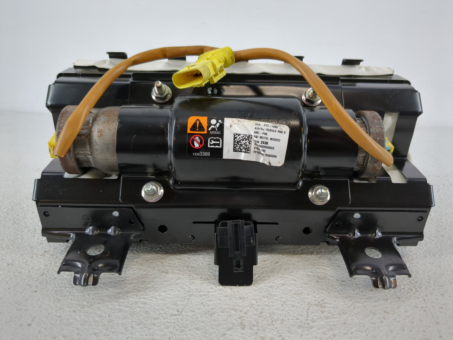 2012-2019 Chevrolet Sonic Air Bag Passenger Right Dashboard OEM P/N:95392938 Fits Fits 2012 2013 2014 2015 2016 2017 2018 20
