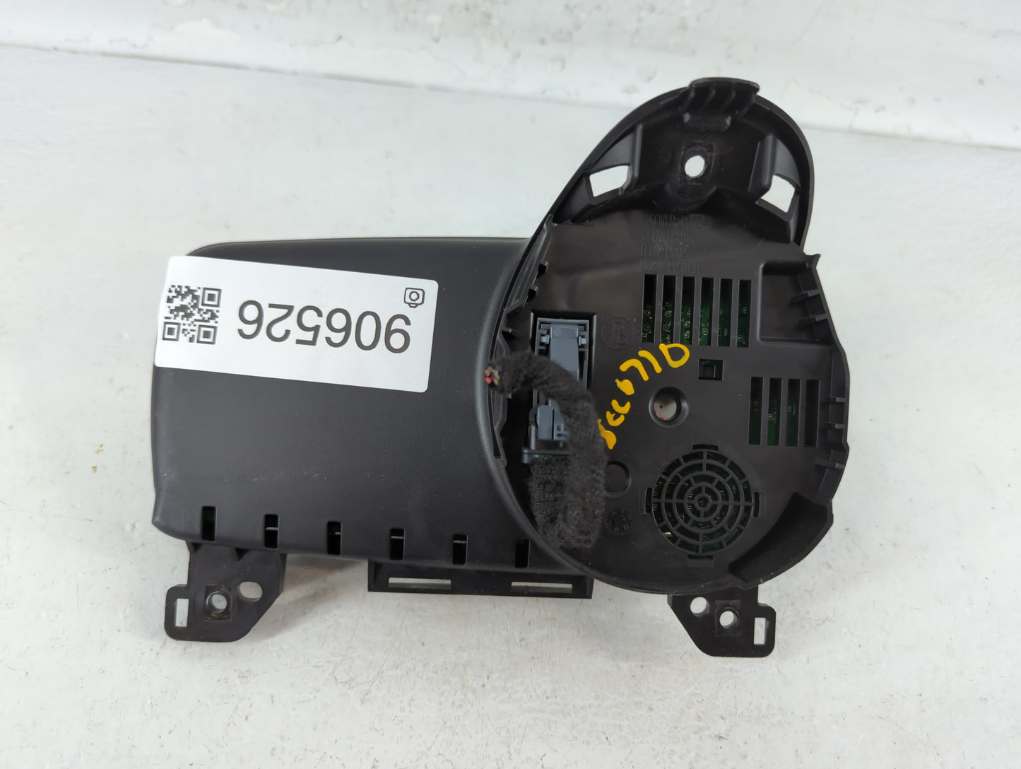 2015 Chevrolet Sonic Instrument Cluster Speedometer Gauges P/N:95271786 Fits OEM Used Auto Parts - Oemusedautoparts1.com