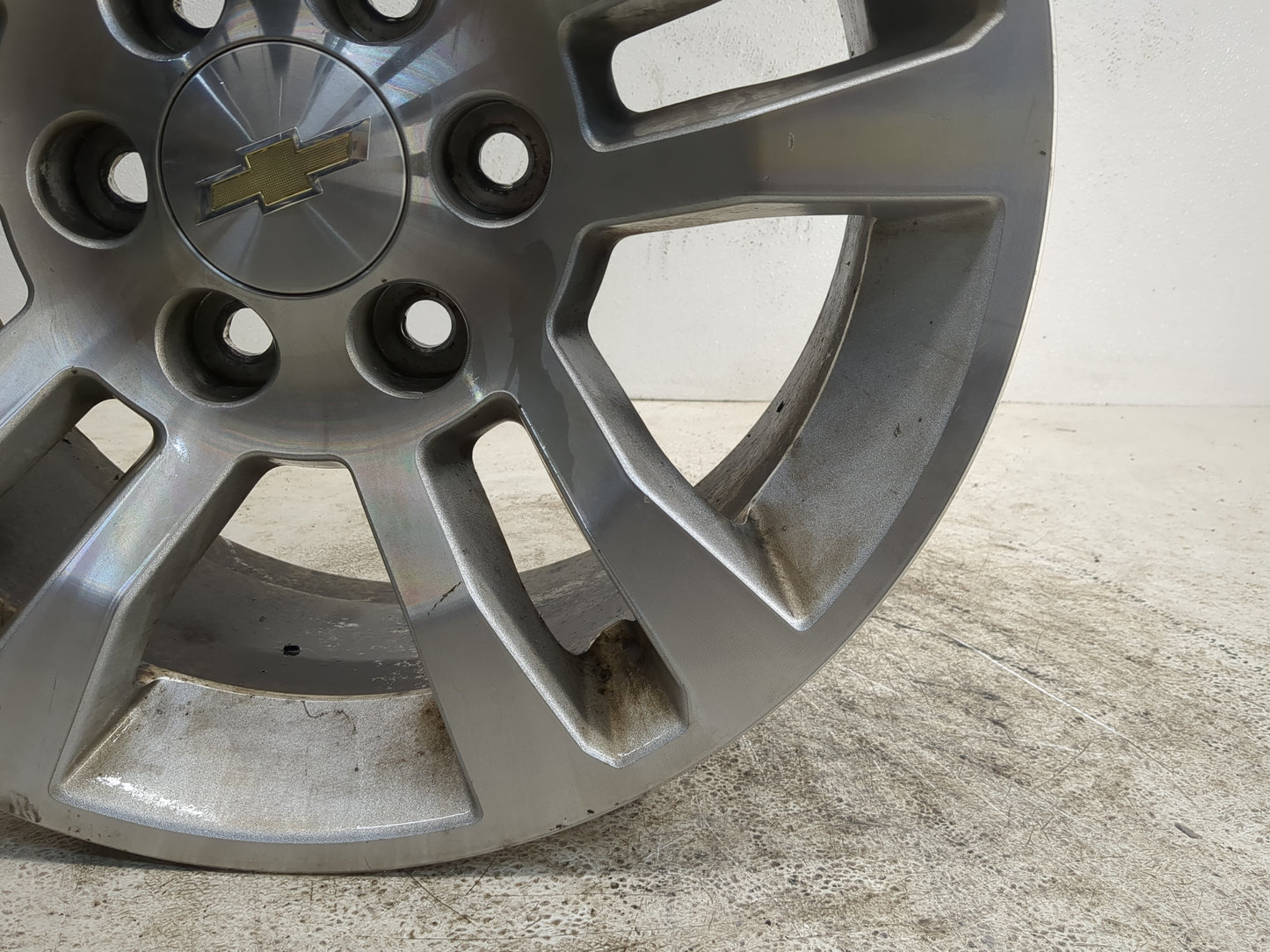 Chevrolet Suburban Oem Wheel Rim - Oemusedautoparts1.com