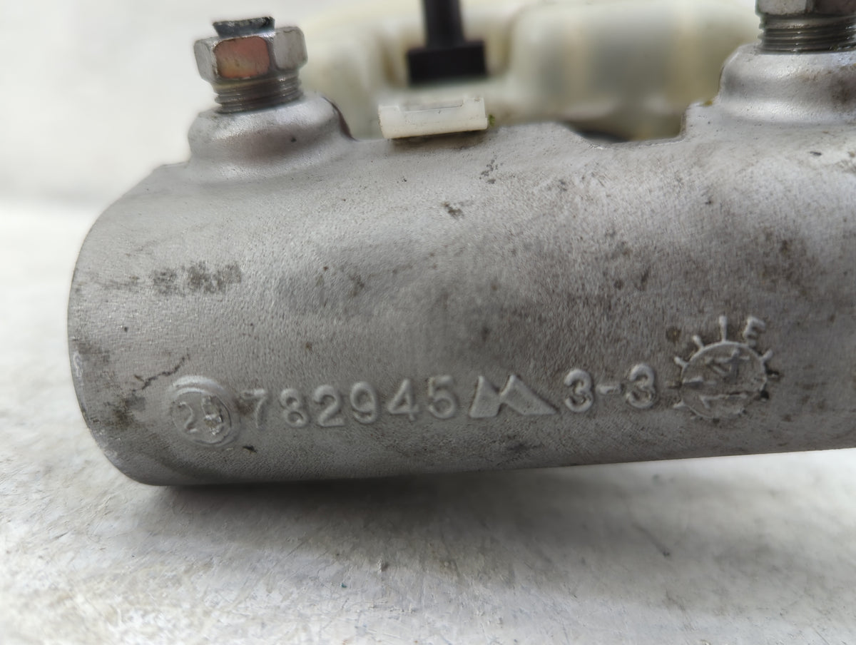 Chevrolet Suburban 1500 Brake Master Cylinder 1498943 - Oemusedautoparts1.com