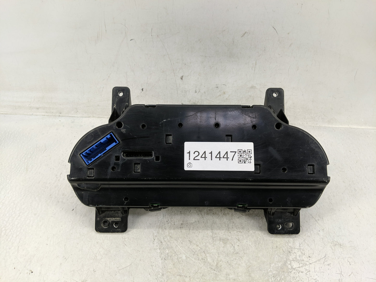 2015-2018 Chevrolet Tahoe Instrument Cluster Speedometer Gauges P/N:23259635 Fits Fits 2014 2015 2017 2018 2019 OEM Used Aut