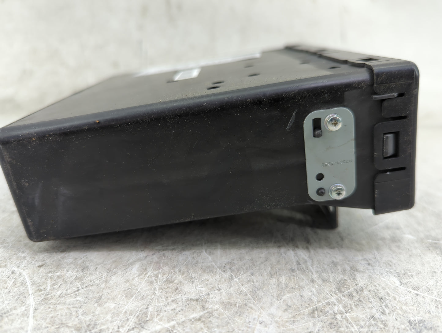 2015-2015 Chevrolet Tahoe Radio Cd Changer - Oemusedautoparts1.com