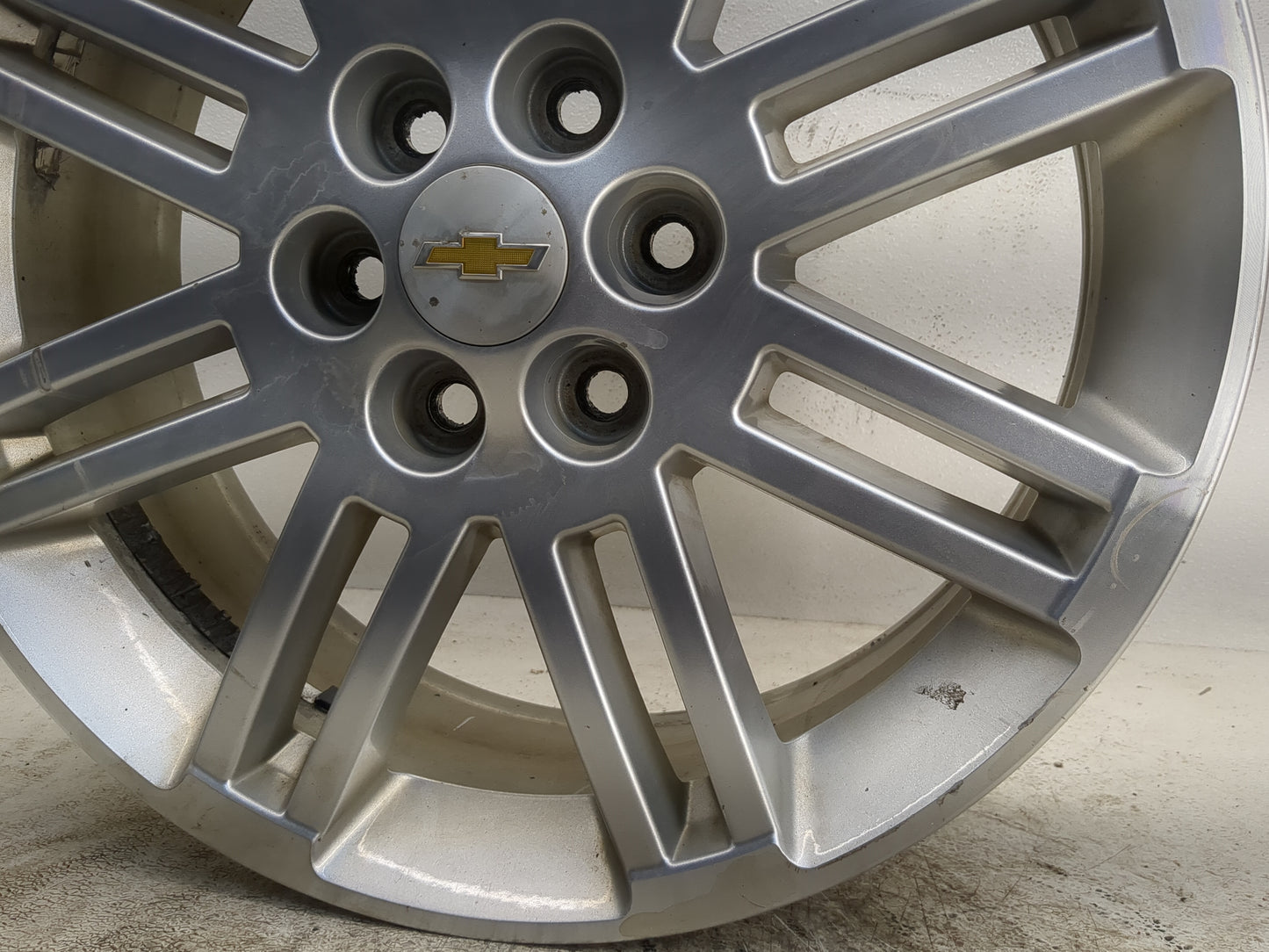 Chevrolet Traverse Oem Wheel Rim - Oemusedautoparts1.com
