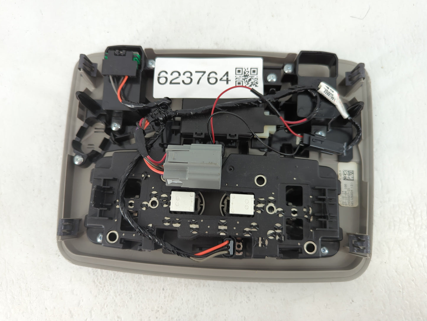 Chevrolet Traverse Overhead Roof Console 623764 - Oemusedautoparts1.com