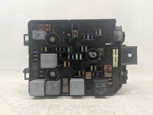 2013-2015 Chevrolet Trax Fusebox Fuse Box Panel Relay Module P/N:95131333 Fits Fits 2013 2014 2015 OEM Used Auto Parts