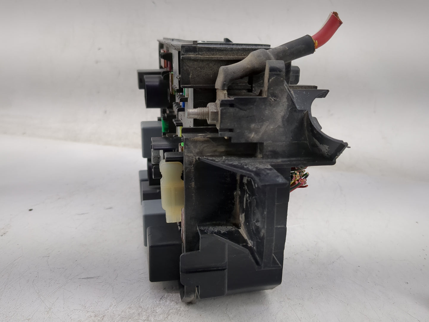 2013-2015 Chevrolet Trax Fusebox Fuse Box Panel Relay Module P/N:95181333 Fits Fits 2013 2014 2015 OEM Used Auto Parts - Oem