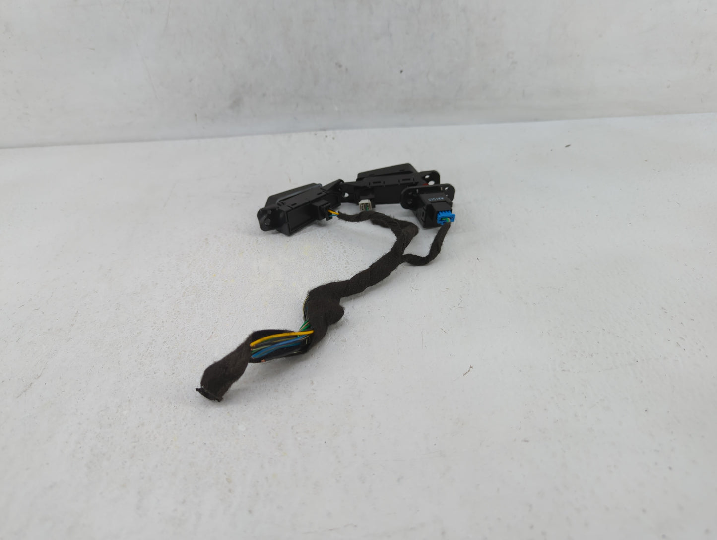 2015 Chevrolet Trax Hazard Switch 95016188 - Oemusedautoparts1.com