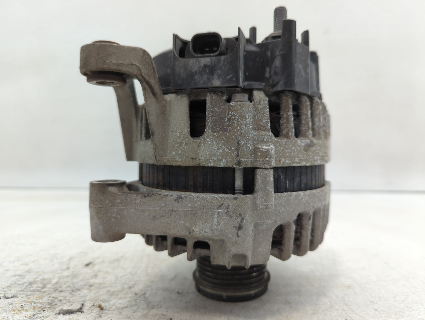 2013-2021 Chevrolet Trax Alternator Replacement Generator Charging Assembly Engine OEM P/N:13588289 Fits OEM Used Auto Parts