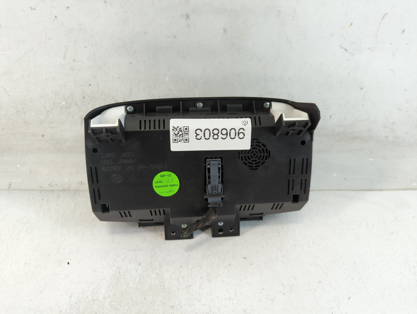 2015-2016 Chevrolet Trax Instrument Cluster Speedometer Gauges P/N:94532507 Fits Fits 2015 2016 OEM Used Auto Parts - Oemuse