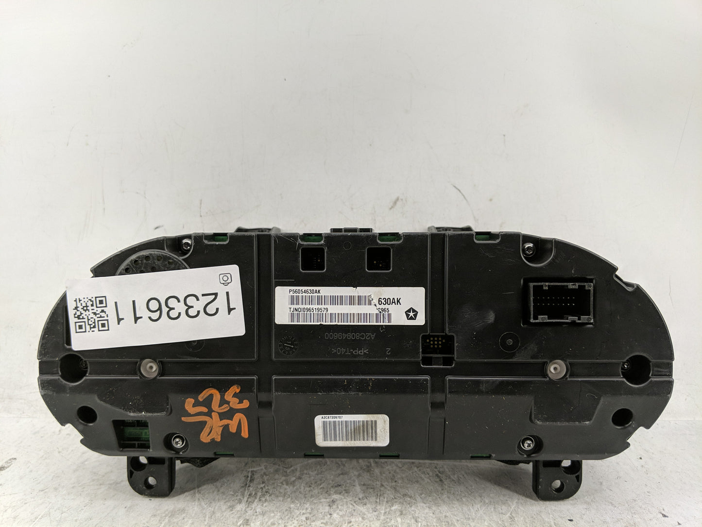 2015 Chrysler 200 Instrument Cluster Speedometer Gauges P/N:P56054630AK Fits OEM Used Auto Parts - Oemusedautoparts1.com