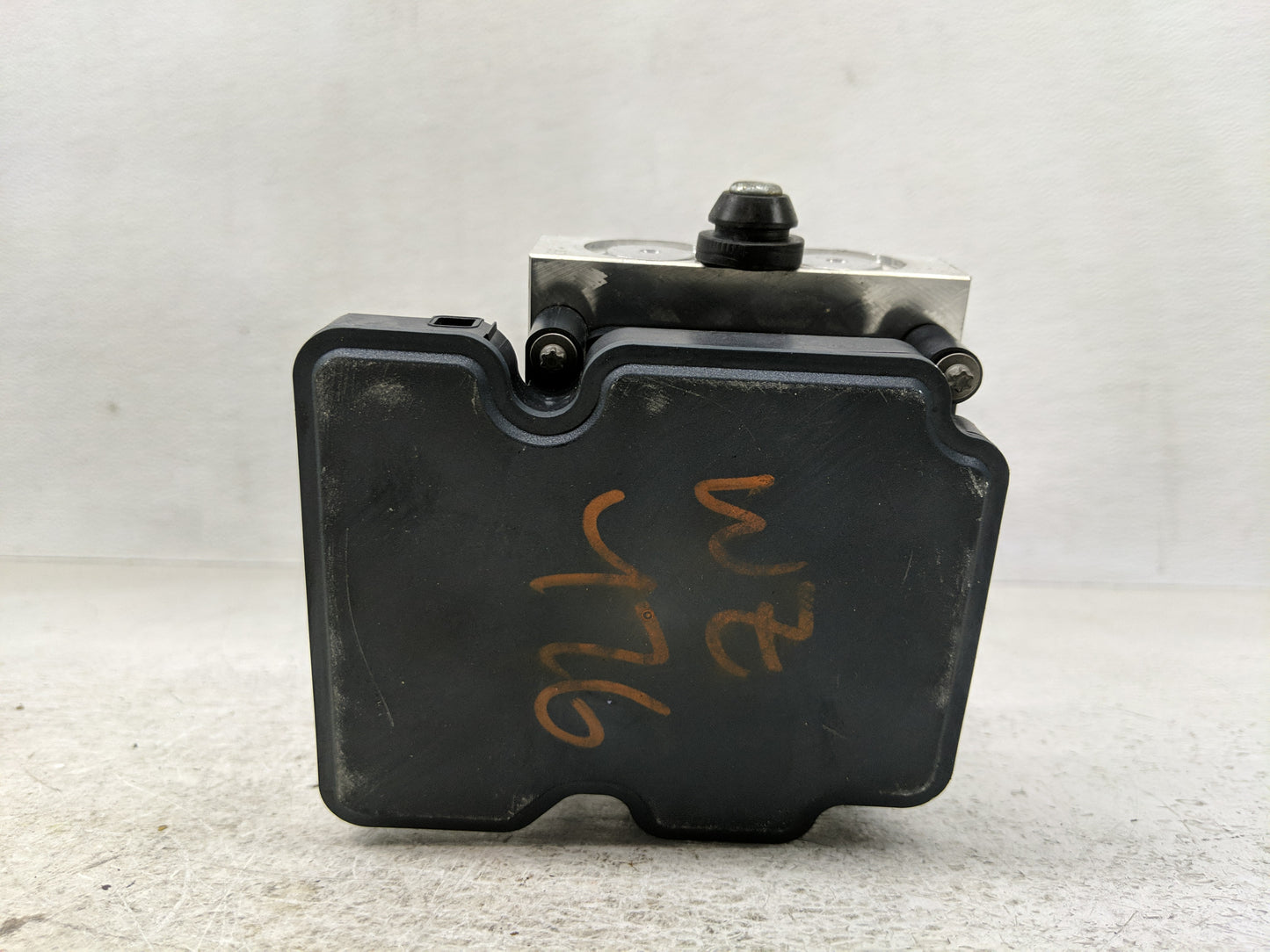 2015 Chrysler 200 ABS Pump Control Module Replacement P/N:P68158890AC Fits OEM Used Auto Parts - Oemusedautoparts1.com