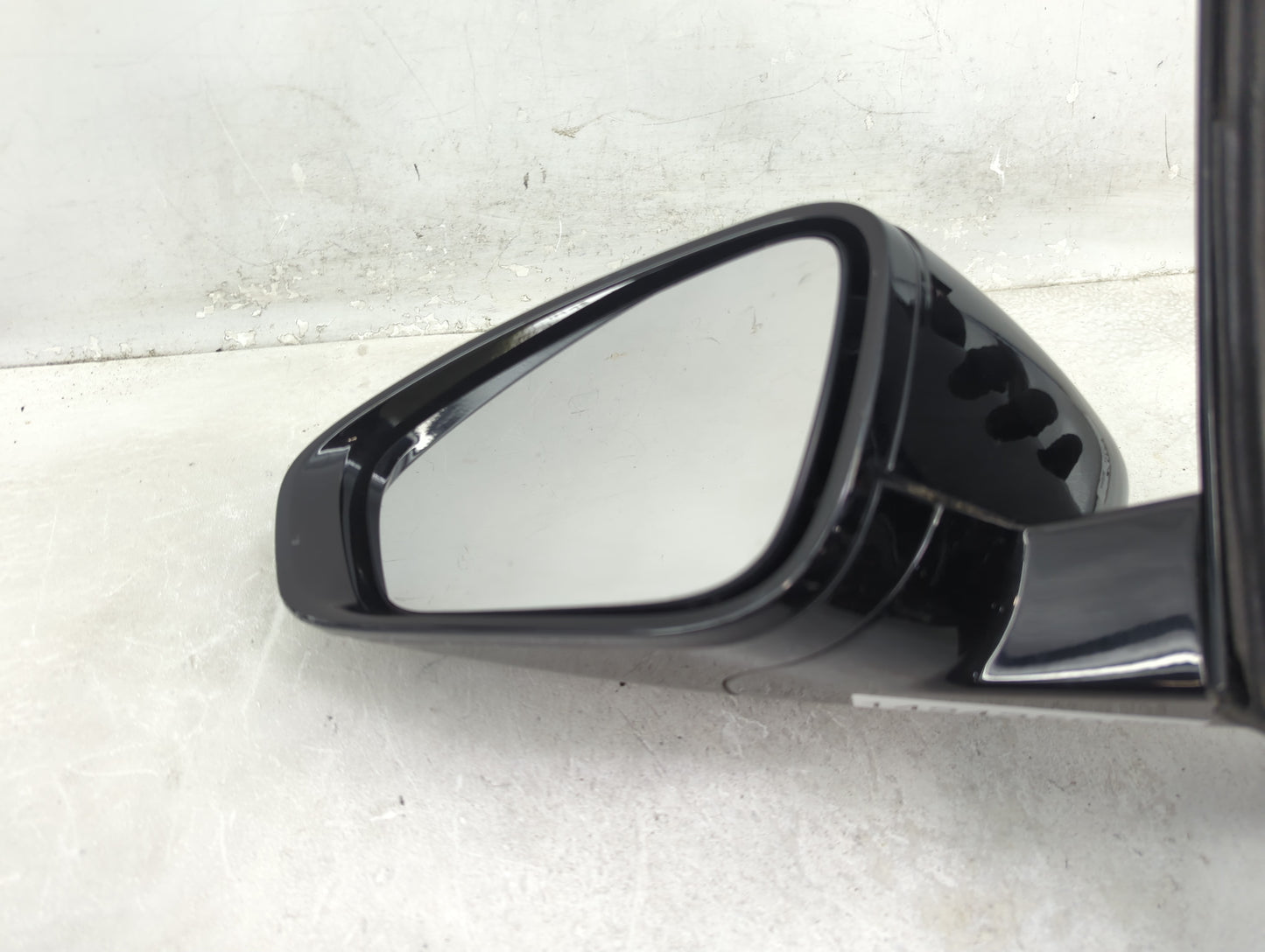 2015-2017 Chrysler 200 Driver Side View Mirror - Left Door Mirror OEM Used - Oemusedautoparts1.com