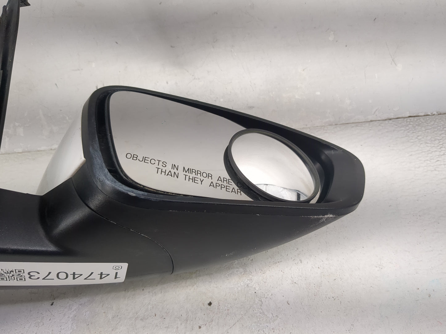 2015-2017 Chrysler 200 Passenger Side View Mirror - Right Door Mirror OEM Used - Oemusedautoparts1.com