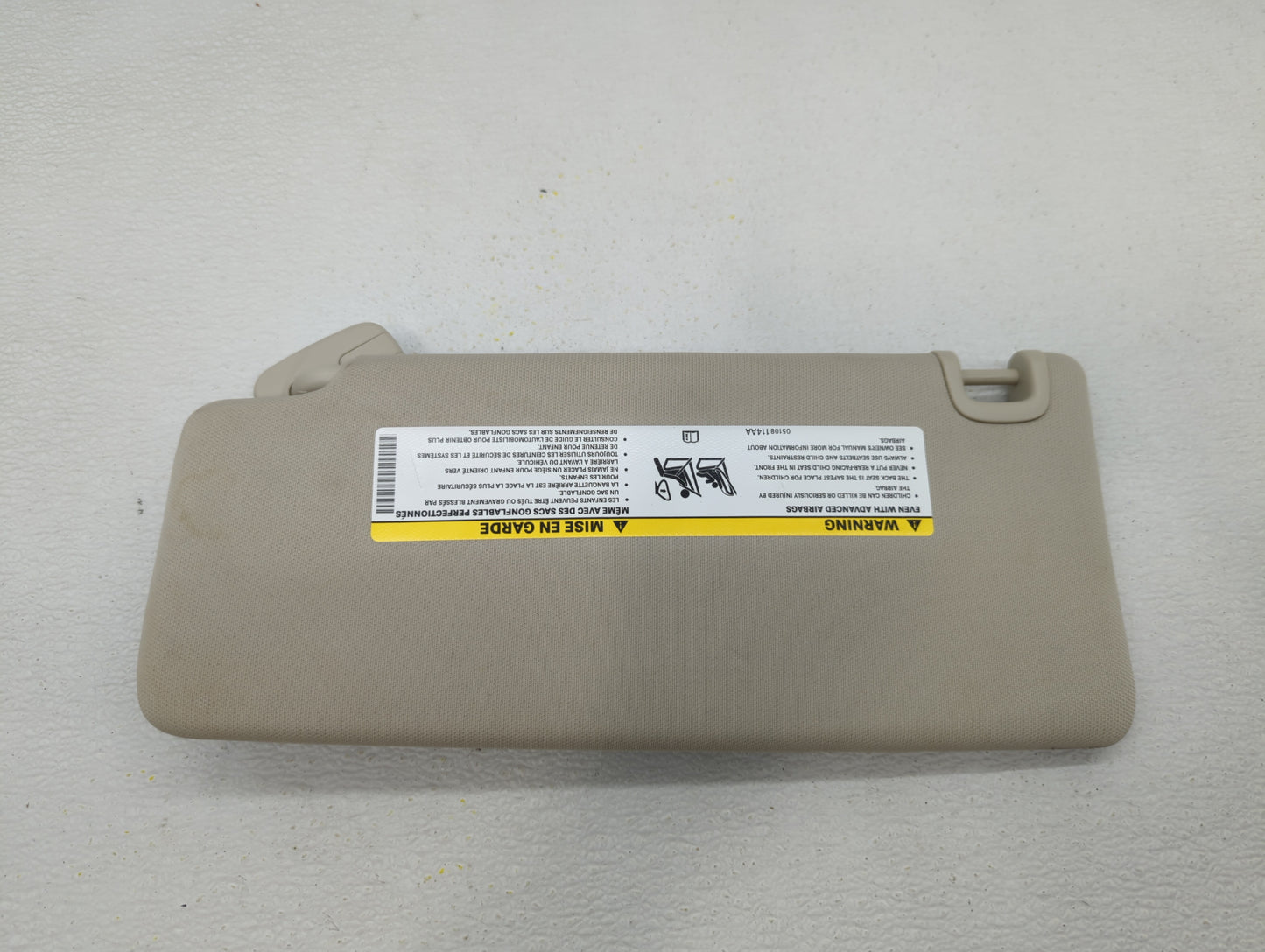2015 Chrysler 200 Sun Visor Shade Replacement Passenger Right Mirror Fits OEM Used Auto Parts - Oemusedautoparts1.com