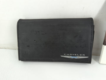 2015 Chrysler 200 Owners Manual Book Guide P/N:15UF-926-AA OEM Used Auto Parts