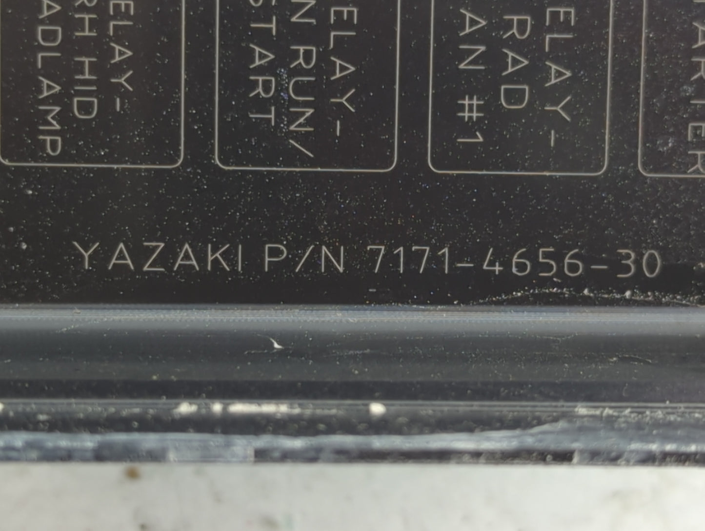 2015 Chrysler 300 Fusebox Fuse Box Panel Relay Module P/N:7171-4656-30 Fits OEM Used Auto Parts - Oemusedautoparts1.com